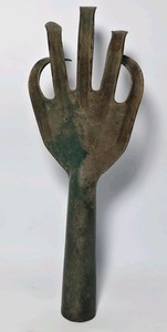 Vintage Green Metal Hand Claw Garden Soil Cultivator 9"                    (B5)