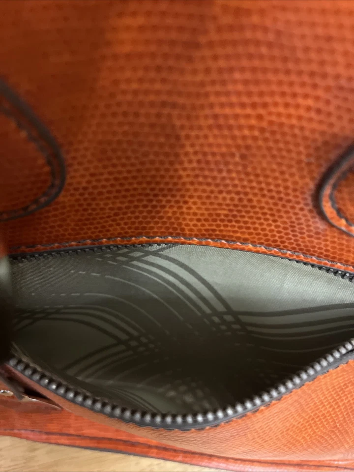 London Fog 橙色皮革中号钱包双手柄清洁 — 第 3/4 张图片