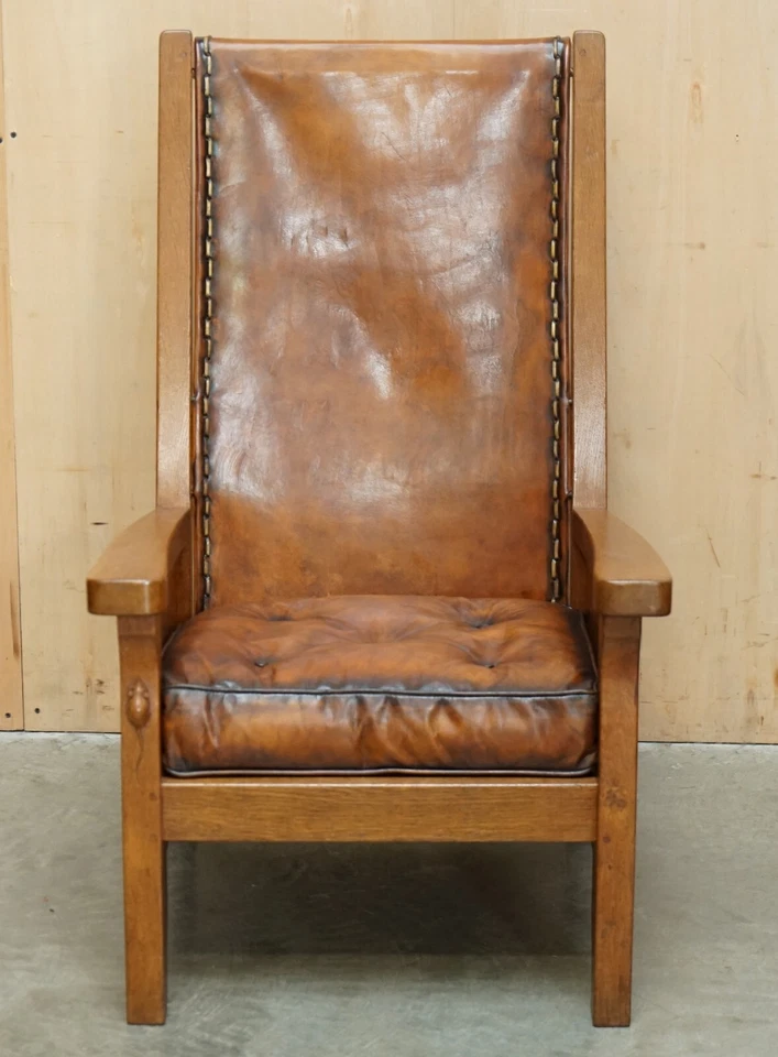 PAR DE SILLONES CHESTERFIELD DE CUERO MARRÓN ROBERT MOUSEMAN THOMPSON AÑOS 40 Foto 4 de 4