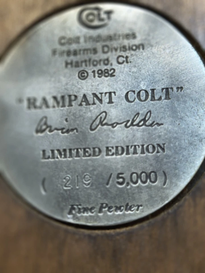 Estatueta Colt Industries Ramart Colt #219 edição limitada de 5000 - Imagem 4 de 4