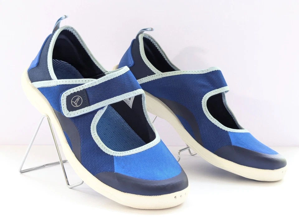 New Lands' End Women's Water Shoes, Size 8D, Adjustable Closure Mary Janes, Blue - Image 3 of 4