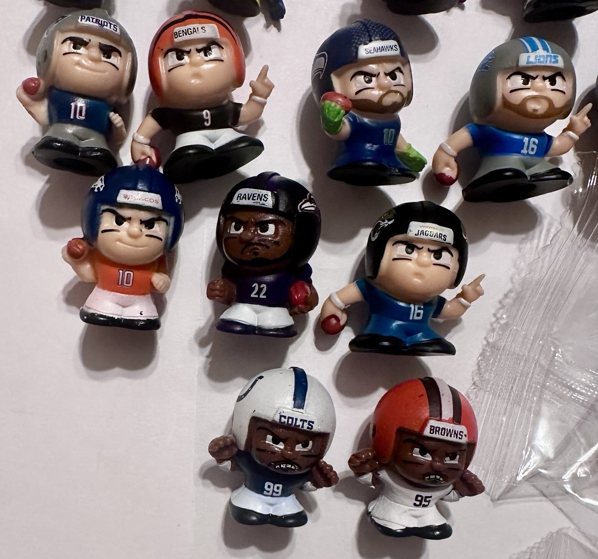 【未開封品】NFL公式フィギュア 14体セット NFL Teenymates Series 14 NFL 8 Unopened Packages. October Release