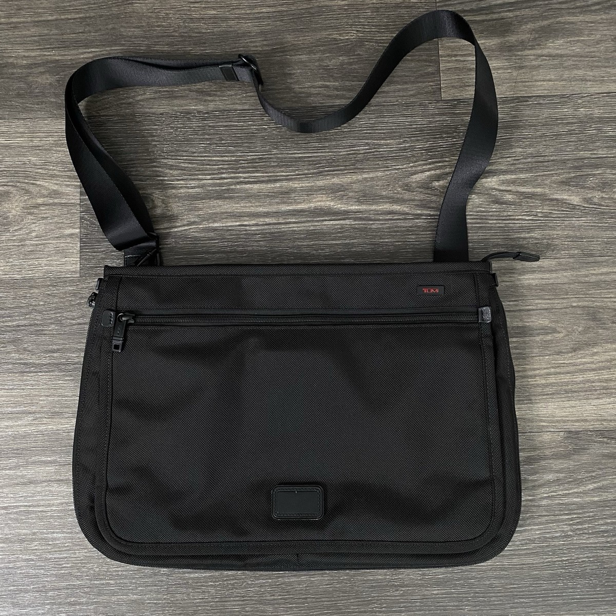 Tumi Alpha Slim Expandable Messenger Bag Black Ballistic Nylon