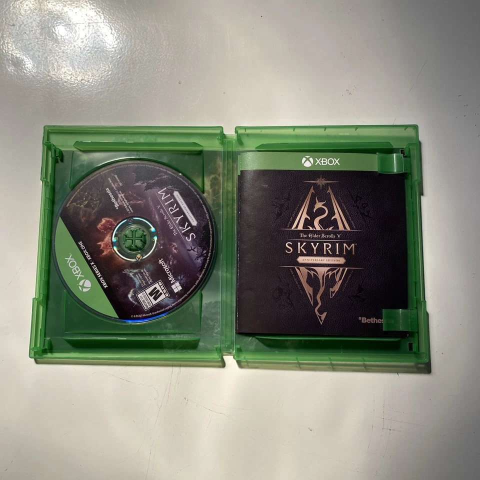 The Elder Scrolls V: Skyrim Anniversary Edition (Xbox One) mit Handbuch - Bild 4 von 4