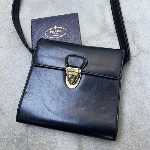 Rare mini sac à main une épaule PRADA bandoulière cuir