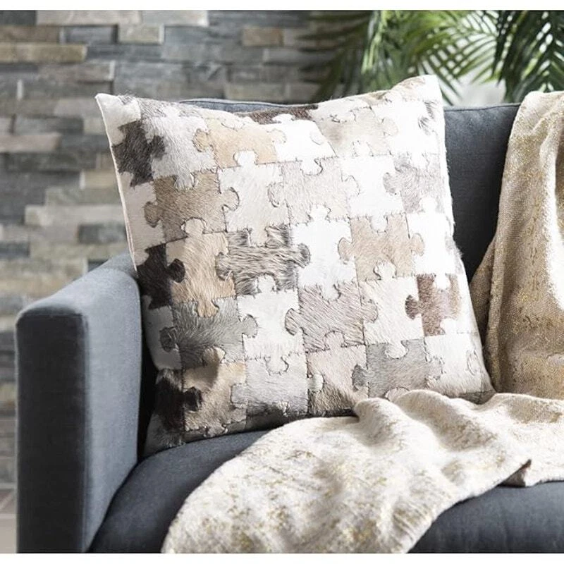 Safavieh 枕头套装 2 枕枕头 17 x 17 英寸牛皮拼图羽毛填充 — 第 2/4 张图片