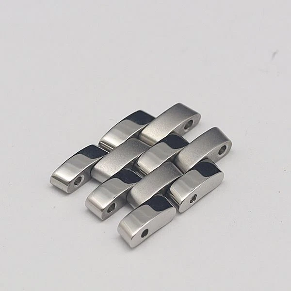 Montre bracelet pour femme Gucci authentique 2 maillons classe G 5500L pièces argent 14 mm