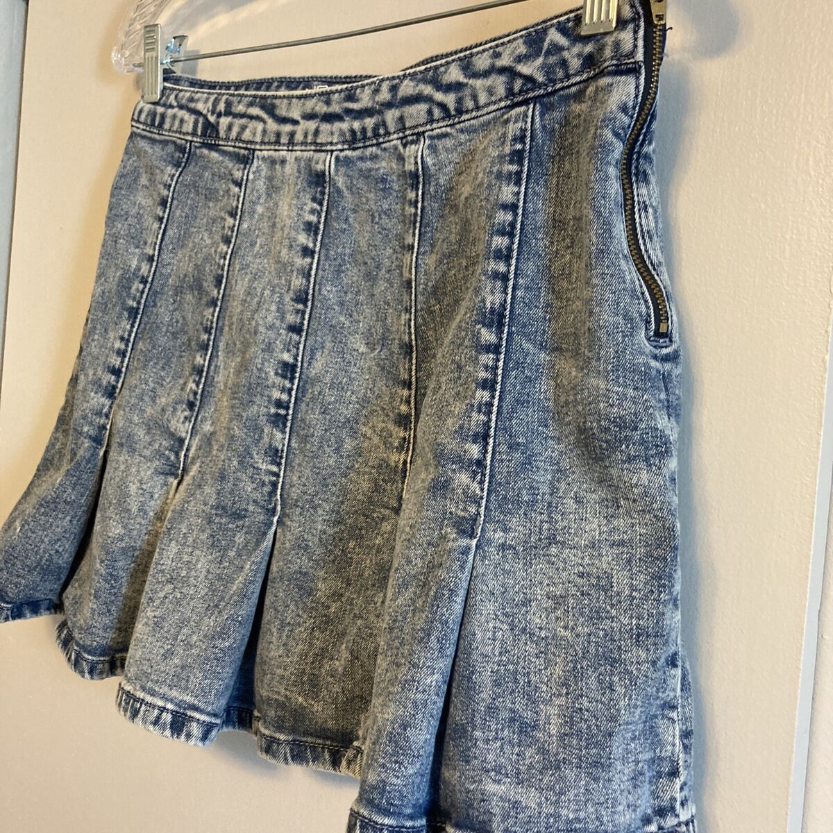 Silver Eyelet Details Chic Denim Skirt Set Silver Eyelet Details Chic Denim Skirt Set