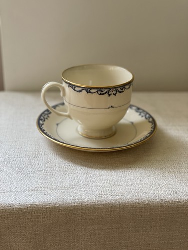 Lenox Presidential Liberty Footed Gold Coffee Teacup & Saucer Set - Picture 2 of 9