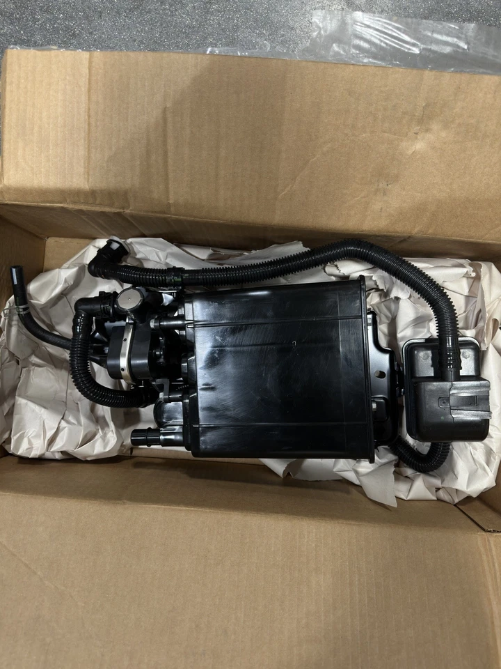 Bote de almacenamiento de vapor de combustible tracción trasera automotriz CP1332 para Toyota Foto 4 de 4