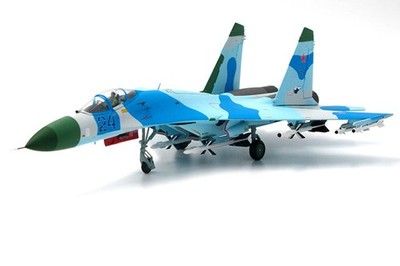 JCW-72-SU27-005 JC Wings Su-27 Flanker-B 1/72 Model Blue 24 Russian Air Force