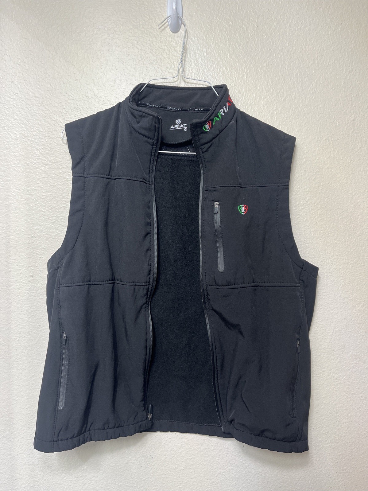 &rsquo;s Black Vest Size Large