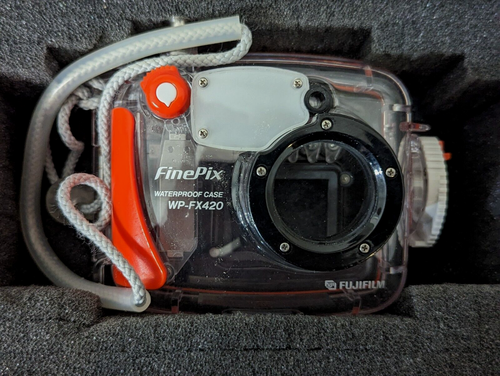 Waterproof Case Finepix f420 FUJIFILM With Padded Pelican Carrying/Storage Box - Picture 9 of 12