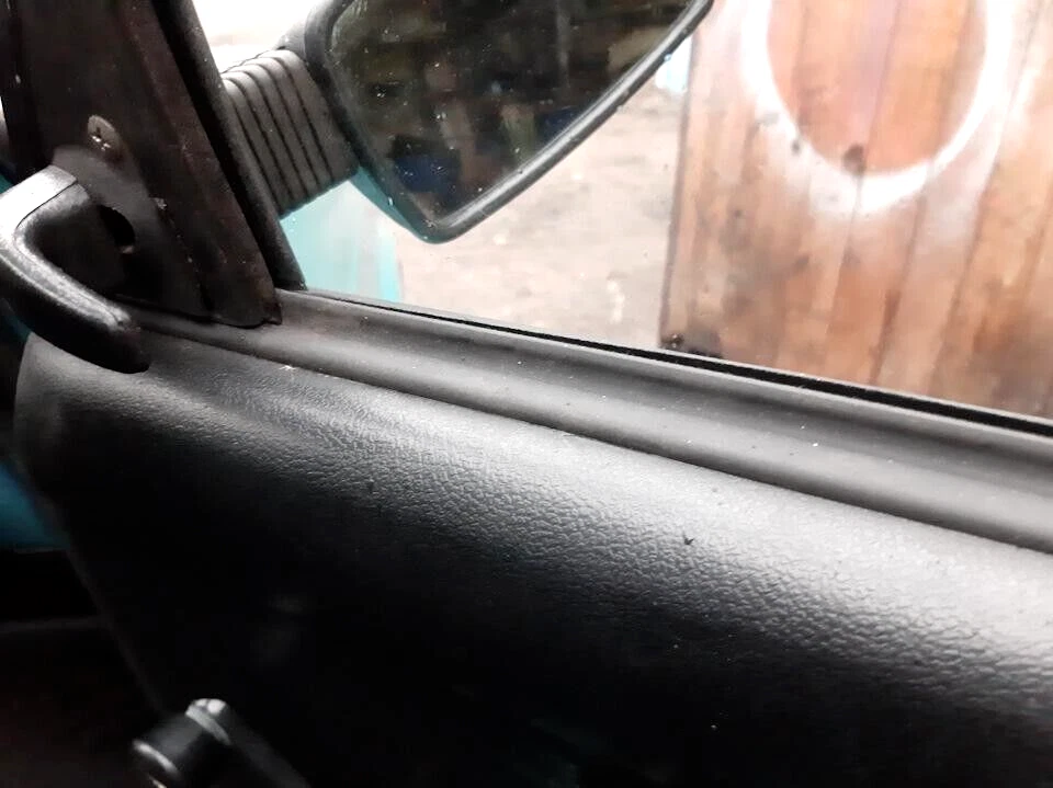 FACHADAS DE VIDRIO sello de deslizante, barredores LADA 2105 07 Sello Para vidrio Foto 2 de 4