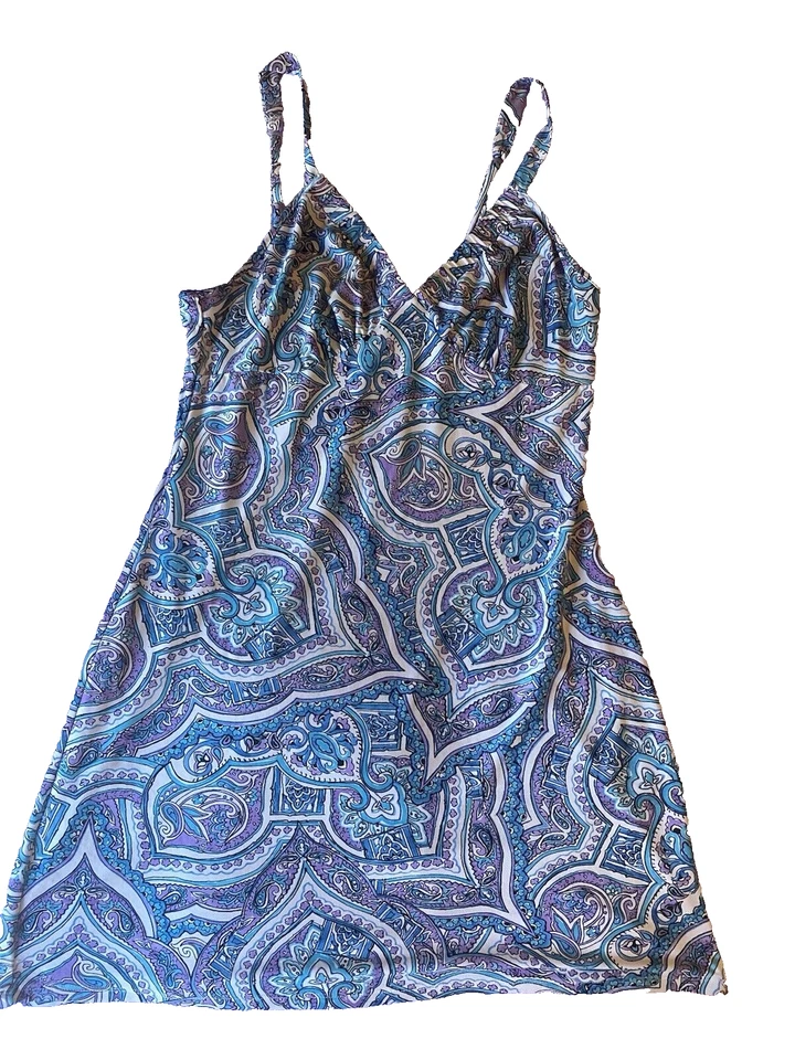 Camisón suave púrpura y azul estampado geométrico cuello Studio Donatella pequeño usado en excelente estado ¡Diversión! Foto 4 de 4