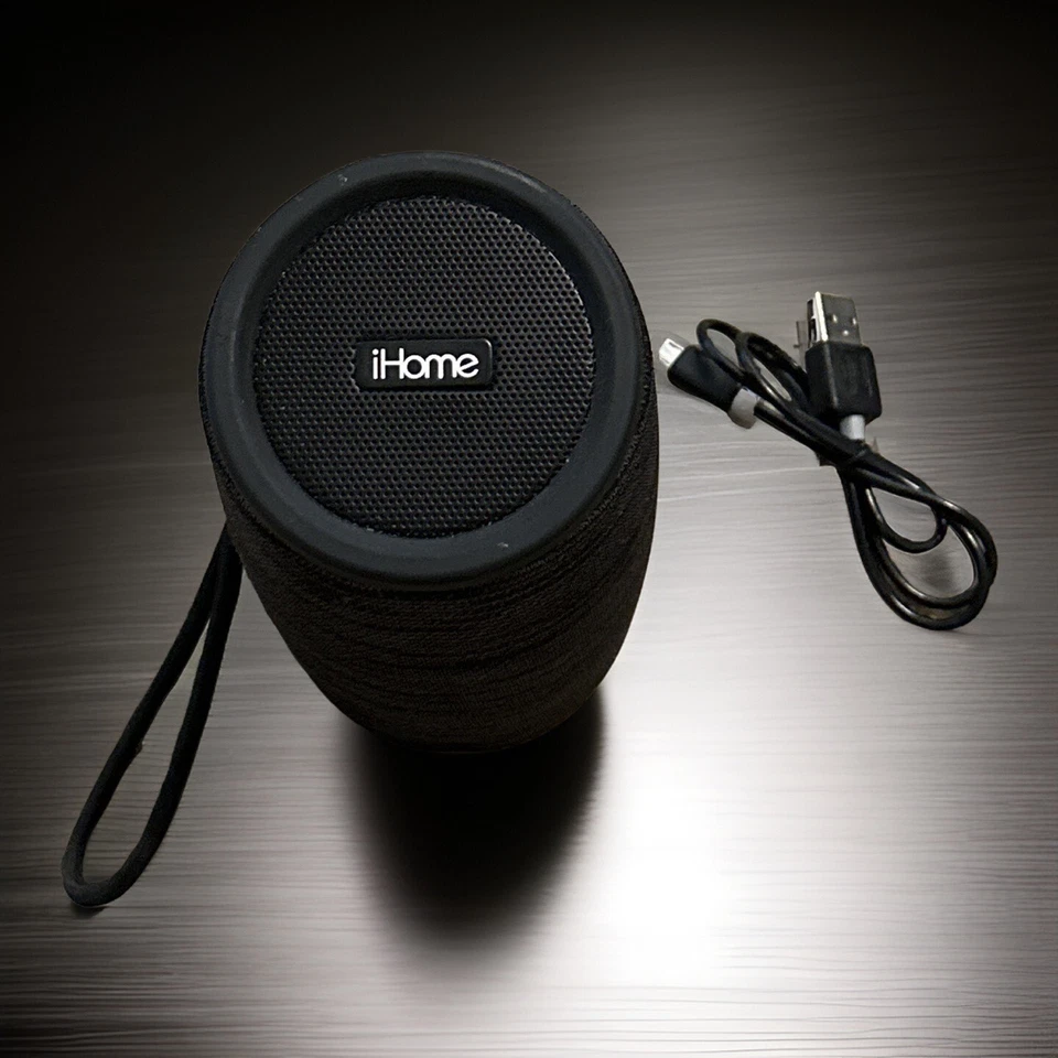 Altavoz iHome tejido acústico recargable resistente al agua Foto 4 de 4