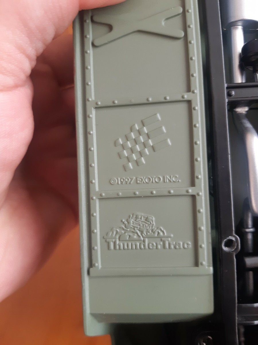エグゾト 1/18 ハンヴィー 1995 Exoto AM General 1/18 1995 Exoto AM General Humvee Version Military Command