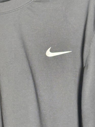 The Nike Tee Dri Fit T-Shirt Scollo a V Grigio Antracite TG XXL Uomo Atletica - Foto 2 di 4