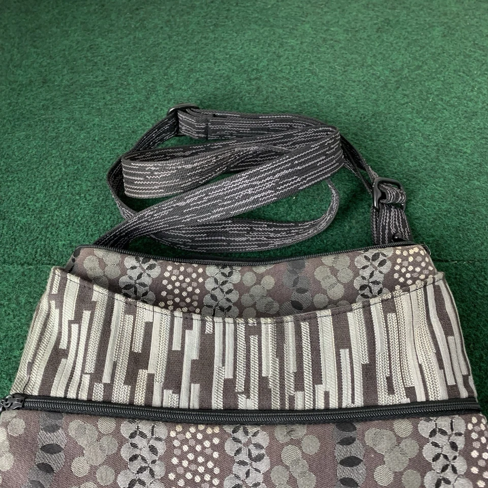 Bolso Bandolera Maruca Hecho a Mano Boulder CO Negro Gris Estampado Foto 3 de 4