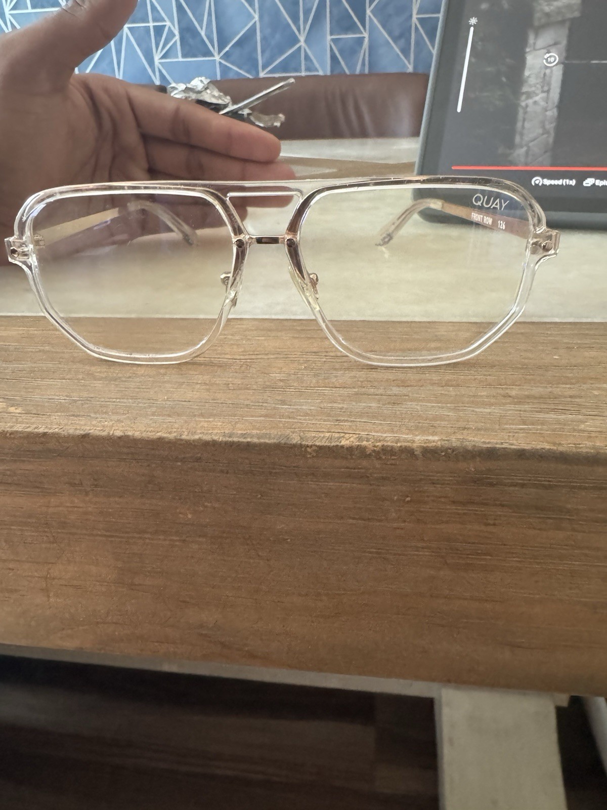 Quay Blue light Glasses Front Row 126-image