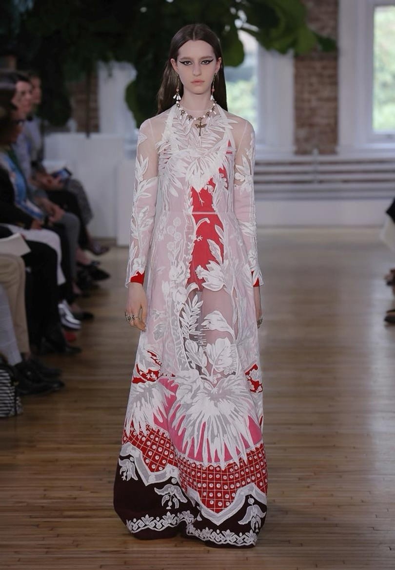 VALENTINO $27000 RUNWAY SILK TULLE FLORAL EMBROIDERED GOWN DRESS IT 38 | eBay VALENTINO $27000 RUNWAY SILK TULLE FLORAL EMBROIDERED GOWN DRESS IT 38 | eBay