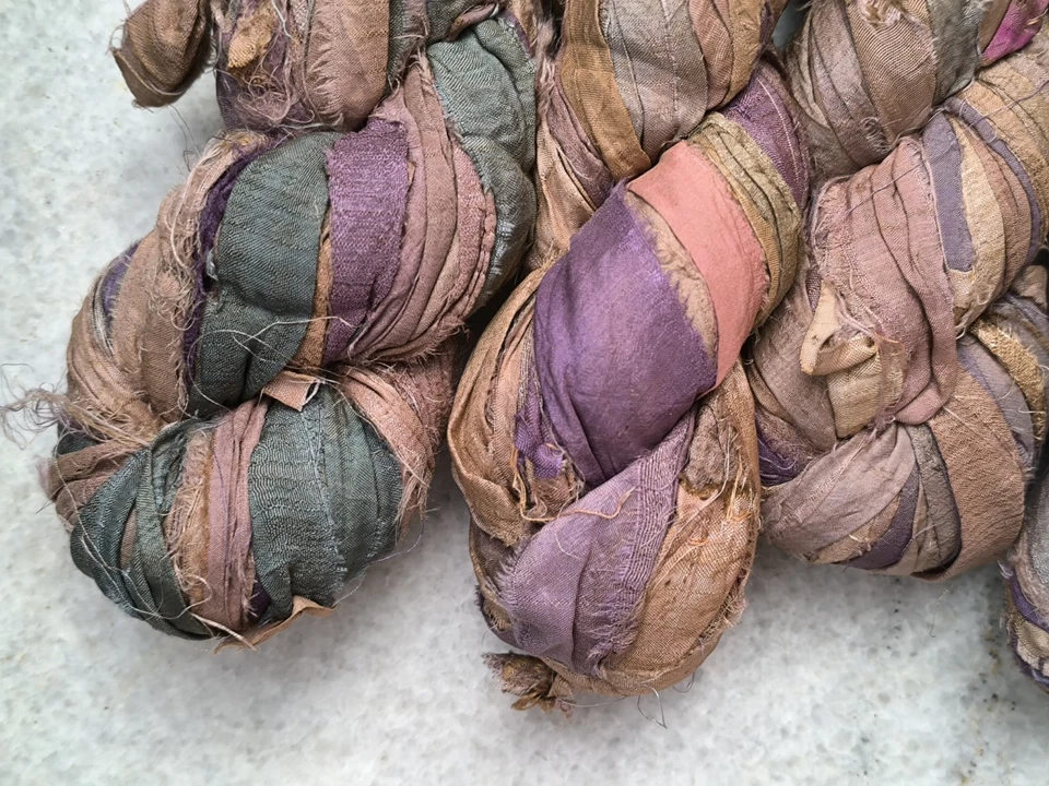 Lot of vintage silk ribbons yarns for hand knitting, 500 g, А Sweden - Image 2 of 4