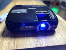 Epson EH-TW5200 3LCD Full HD Beamer  3D FB Schwarz