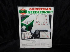 Vintage Bucilla Christmas 4 Place Mats 4 Napkins Stamped Cross Stitch Kit NEW