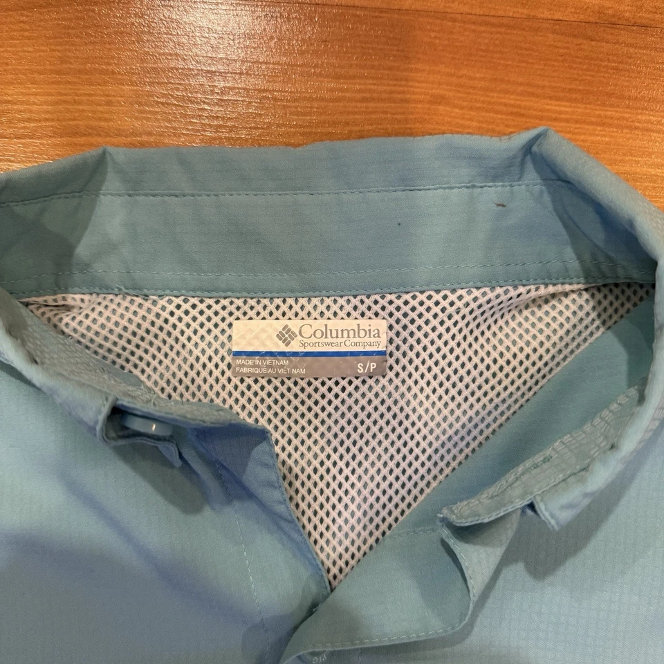 Camisa Columbia Adulto Pequeña Azul PFG Omni-sombra Botón Pesca Ventilada PFG Para Hombres Foto 2 de 4