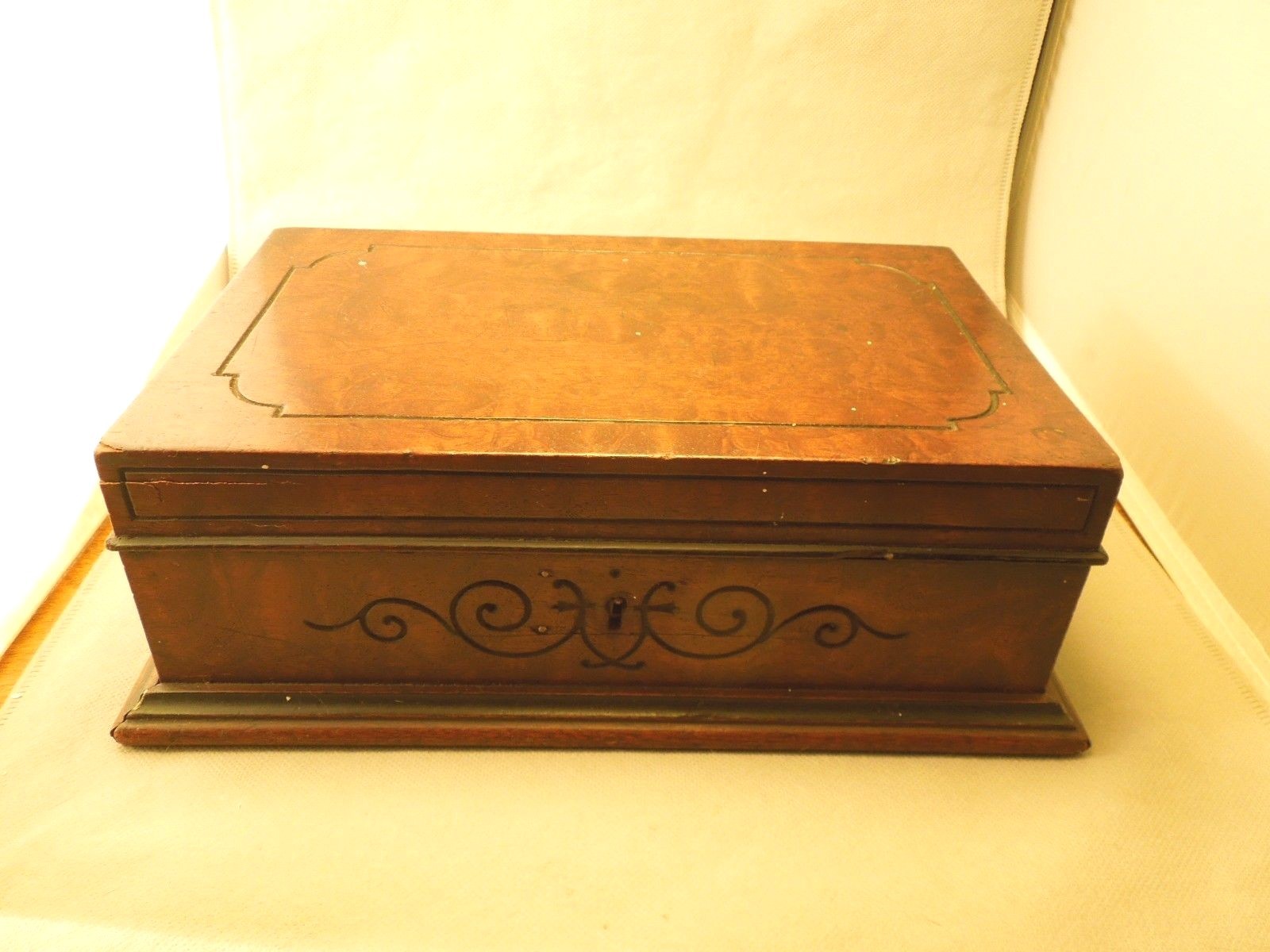 Victorian Wooden Engraved Jewelry Chest Box W/ Mirror Inside-image