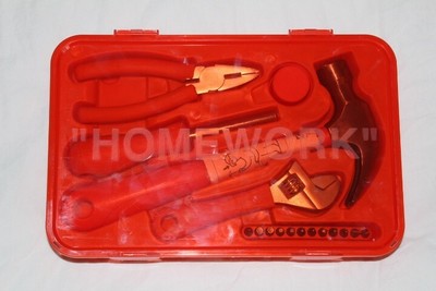 nike off white tool kit