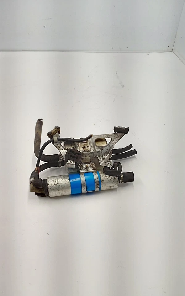 Mercedes Clase E E E430 1999 filtro de combustible y conjunto de bomba auxiliar OEM 0450915003 Foto 2 de 4