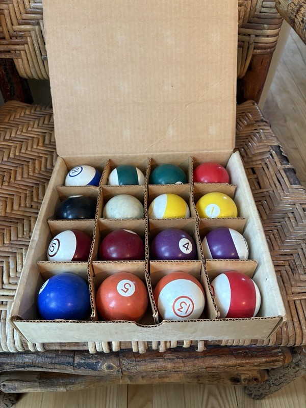 Vintage KA - Lite Pocket Billiard Balls Set