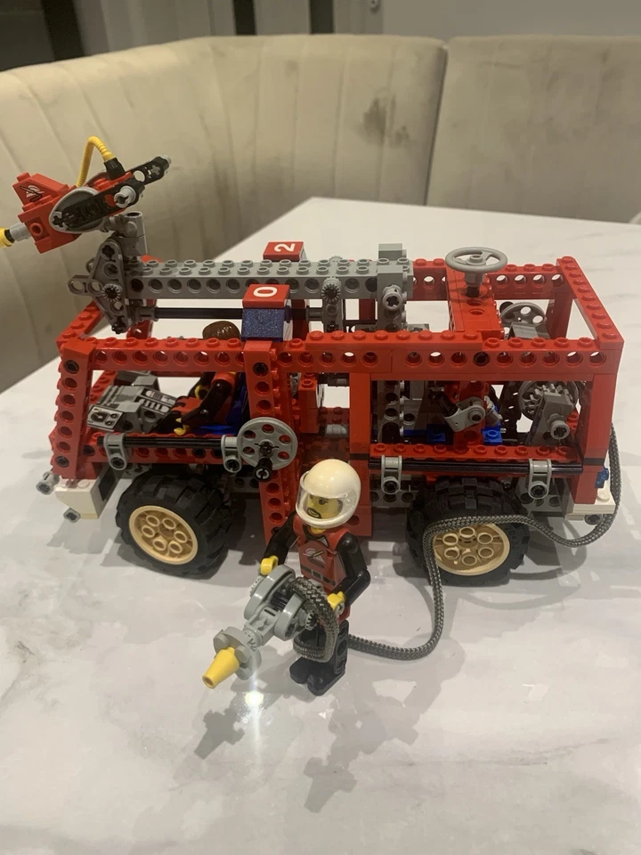 LEGO Technic 8280 Fire Engine / Fire Response Unit, photo 2 of 5