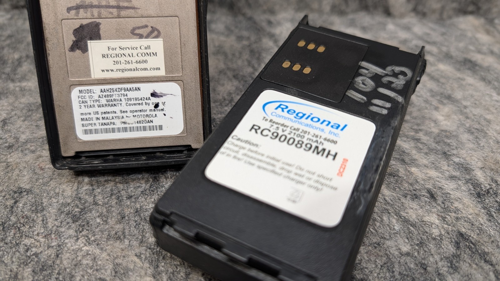 Motorola HT1250 VHF Two-Way Radios AAH25KDF9AA5AN with Battery