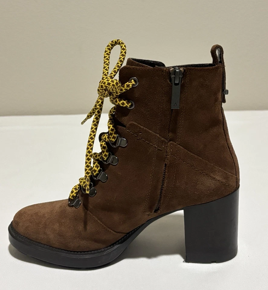 Botines Aquatalia Tacón Alto, Talla 7M, Gamuza Con Cordones, Cremallera Lateral Foto 4 de 4