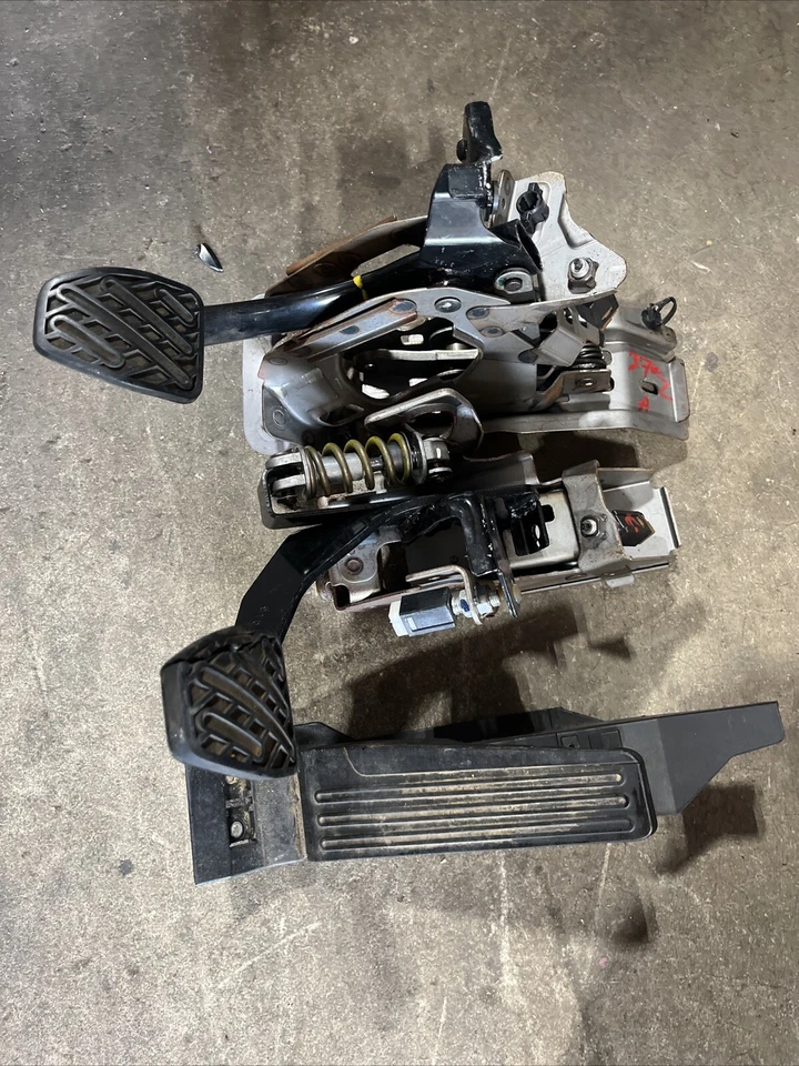 Nissan 370z 2010 2015 cupé embrague manual pedal freno gasolina OEM Foto 2 de 4