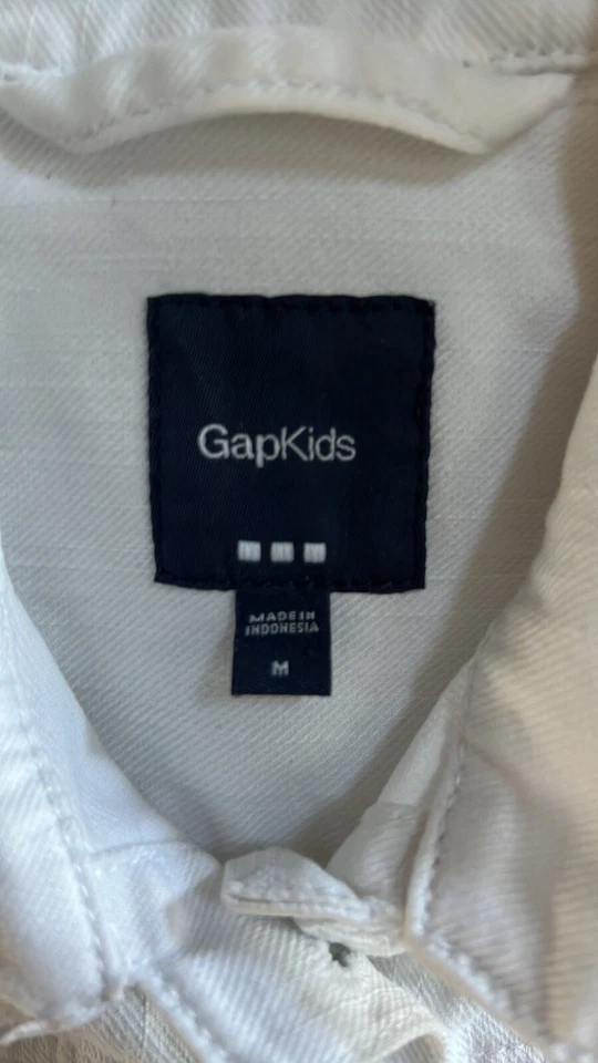 Jaqueta jeans branca GAPKids - Tamanho médio - Imagem 2 de 4