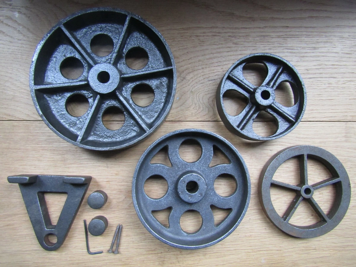 CAST IRON VINTAGE OLD INDUSTRIAL RUSTIC FURNITURE TROLLEY TABLE AXLE WHEELS