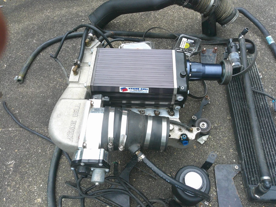 Ford Mustang GT 2005-2009 4,6 L 3 V Kenne Bell Etapa 2 Supercargador Kit 2,6 L Foto 2 de 4