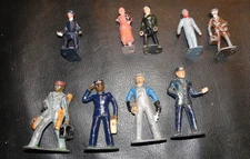 Lot of 9 Vintage 1940's ? Barclay Lead , Johillco , Lincoln Logs Train Figures