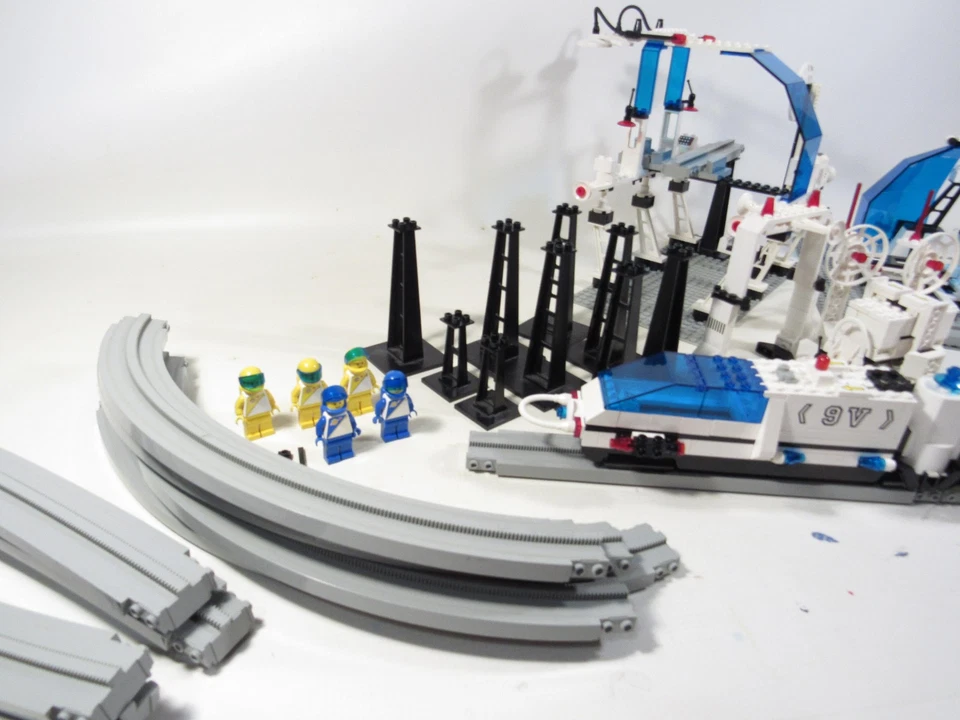 LEGO 6990 Monorail Futuron Transport System - 100% Complete w Box & Instructions - Image 4 of 4