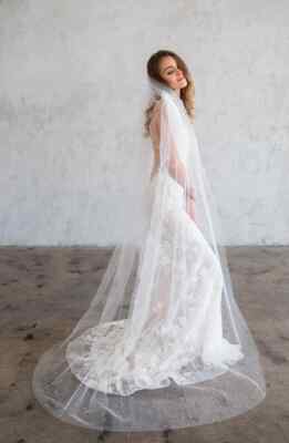 New w/ tag Brides & Hairpins Kortney Chapel Veil | eBay