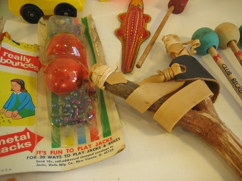 Verschiedenes Trödel Schubladen Lot Vintage Spielzeug YoYos Soldaten Little People Buben Tiere & mehr - Bild 16 von 16