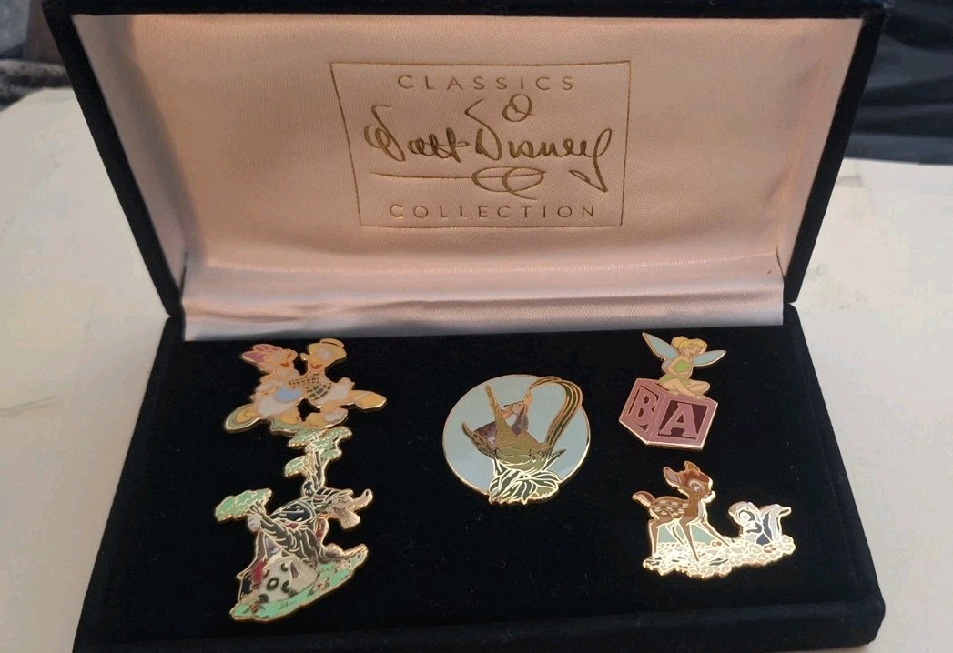 ​VTG WDCC Walt Disney Classics Collection 5th Anniversary 5 Pin Set Boxed