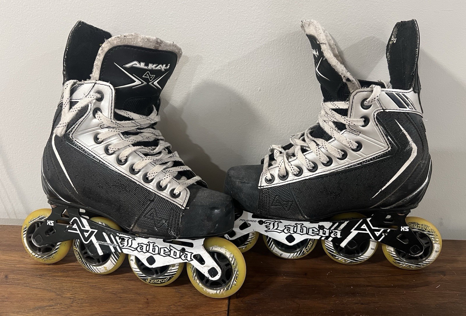 Lace Up Junior Size: 5
