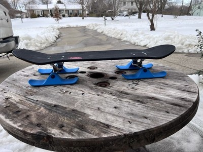 SNOW SKATES