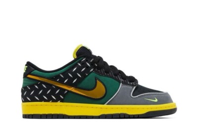 Size 10 - Nike Dunk PE Low What the Duck - University of  display picture 2