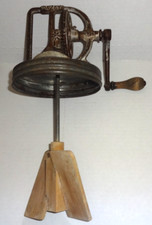 VINTAGE ANTIQUE DAZEY 40B HAND CRANK BUTTER C...