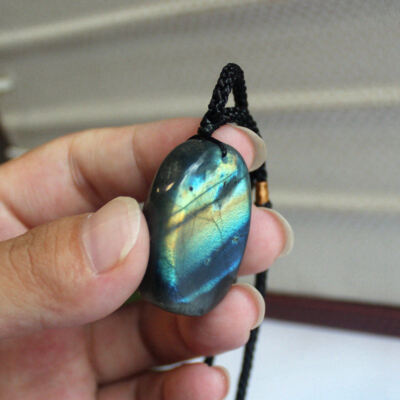 Natural Labradorite Polished Pendant Quartz Palm Stone Crystal Healing Necklace